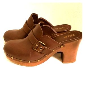 Brown clogs